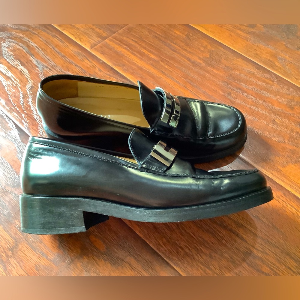 Authentic GUCCI leather loafers 🖤🤍🖤 - Picture 11 of 16